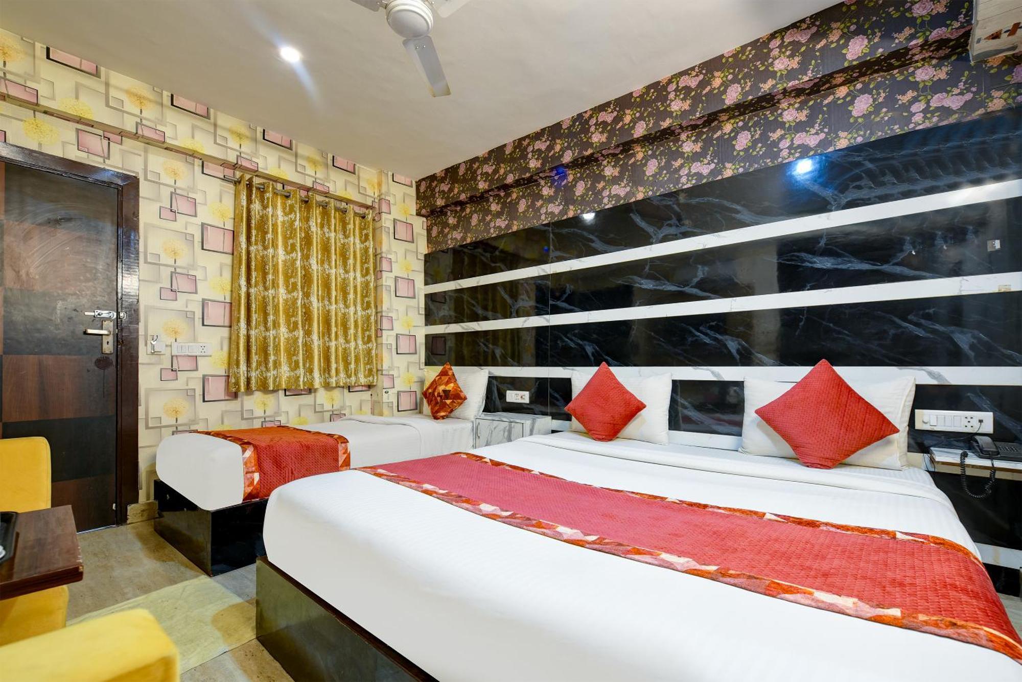 Hotel Square Plaza At Airport 뉴델리 외부 사진